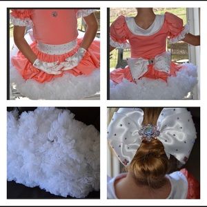 🩰🎭Over the top, girly costume! Ruffles and all!